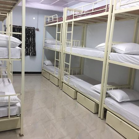 Anjali Home Мумбай Екстериор снимка