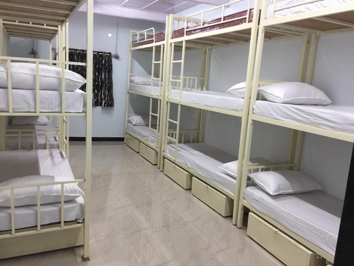 Anjali Home Мумбай Екстериор снимка
