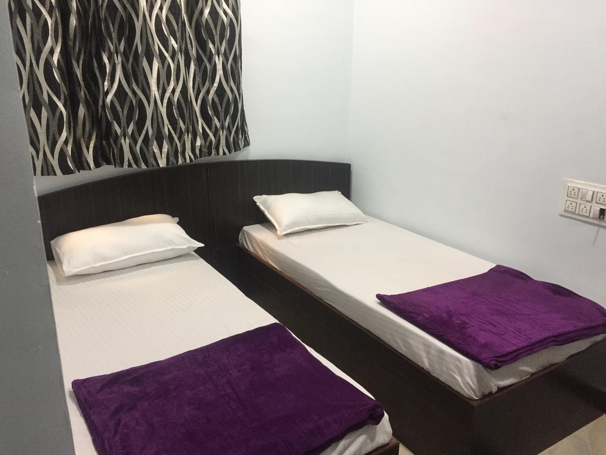Anjali Home Мумбай Екстериор снимка